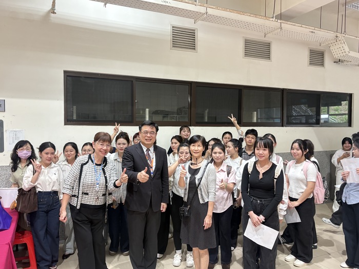 感謝校長蒞臨高福系就業博覽會