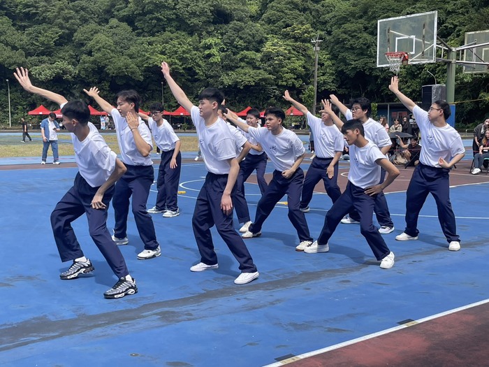 恭喜高福系舞蹈比賽榮獲『冠軍』
